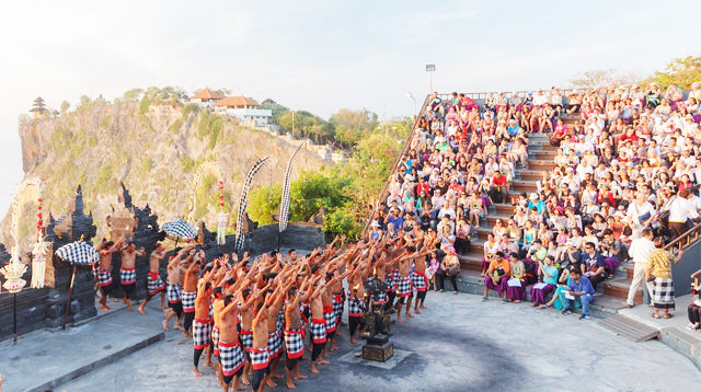 Tari Kecak di Uluwatu