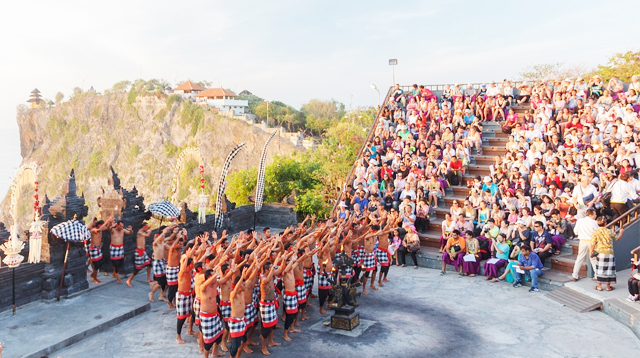 Tari Kecak di Uluwatu