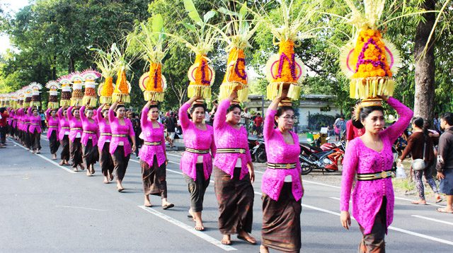 Parade gebogan