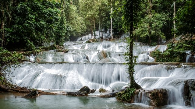 Air Terjun Moramo